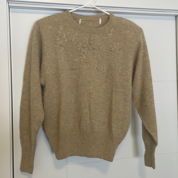 Vintage Embroidered Flower Sweater - Picture 1 of 6
